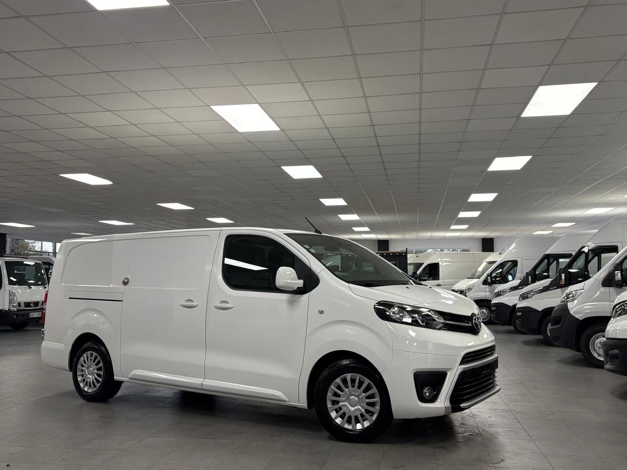 Toyota Proace 2.0 D-4D Long Comfort S&S STOCK - foto 2