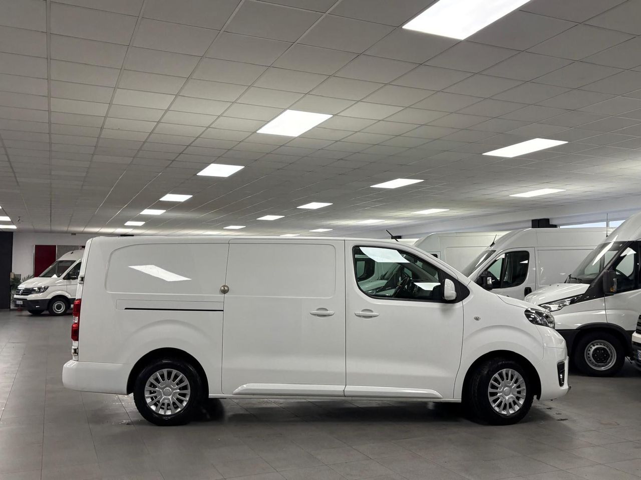 Toyota Proace 2.0 D-4D Long Comfort S&S STOCK - foto 3
