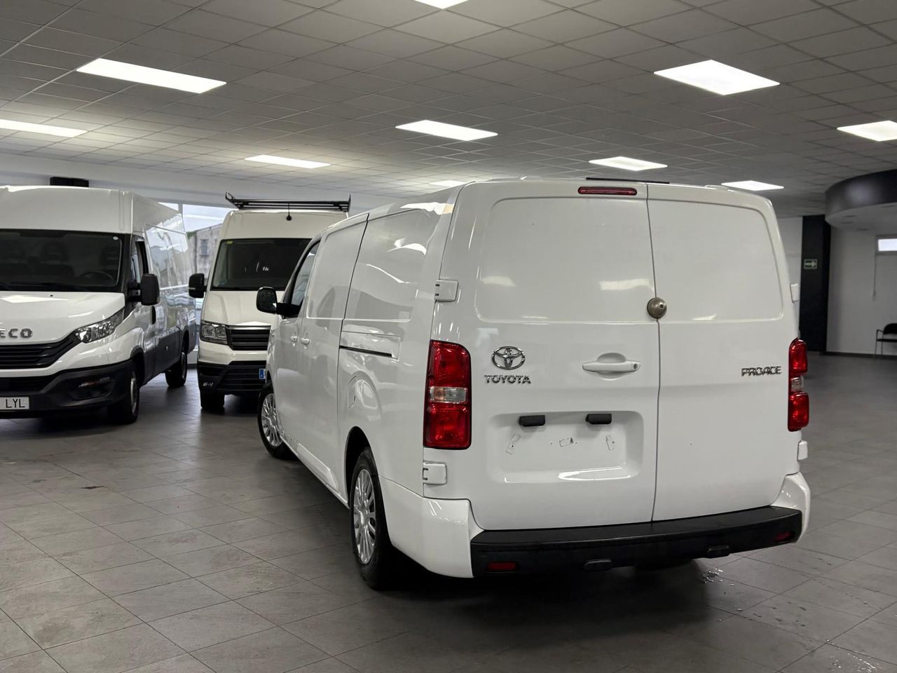 Toyota Proace 2.0 D-4D Long Comfort S&S STOCK - foto 5