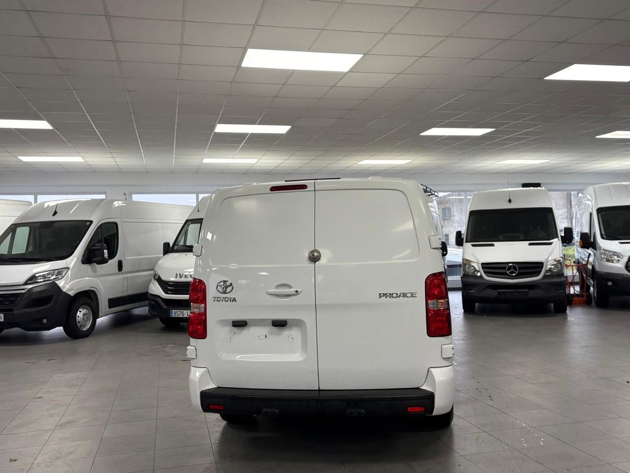 Toyota Proace 2.0 D-4D Long Comfort S&S STOCK - foto 6