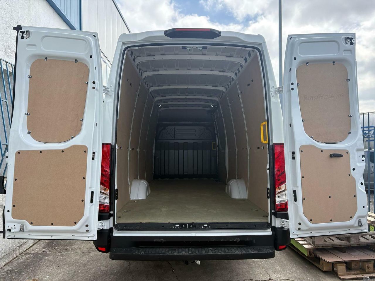 Iveco Daily 35 -160 HI-MATIC - foto 36