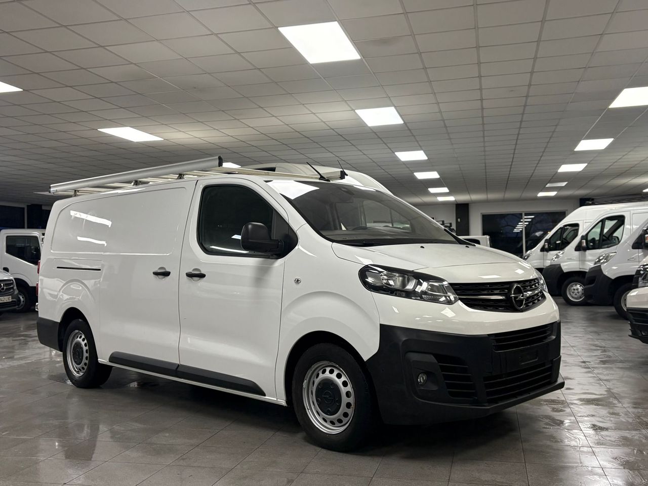 Opel Vivaro 2.0 TURBO 90KW EDITION L3H1 3.1T - foto 38