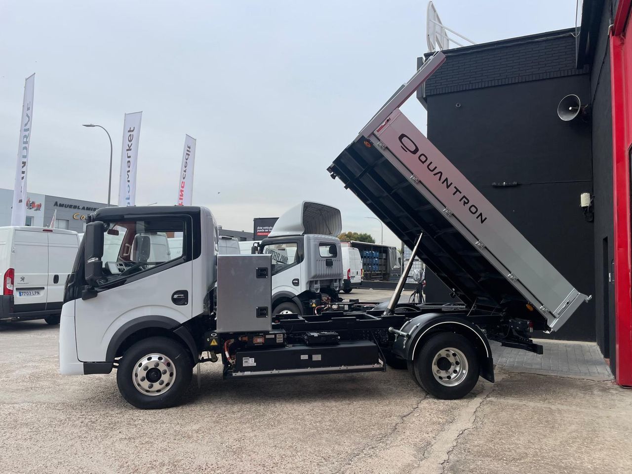 Dongfeng Box QUANTRON EV4 - foto 19