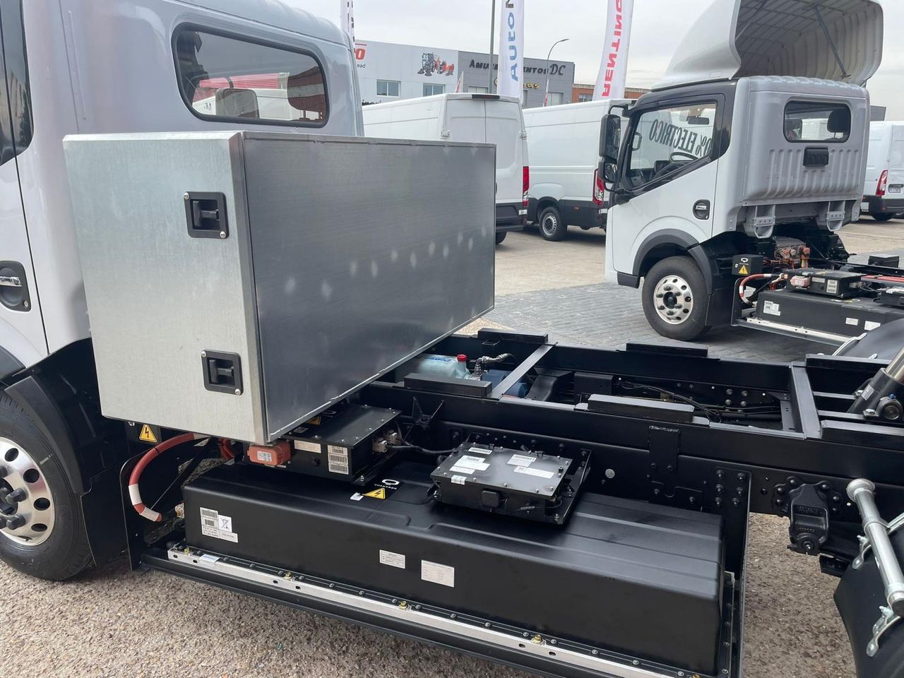 Dongfeng Box QUANTRON EV4 - foto 5