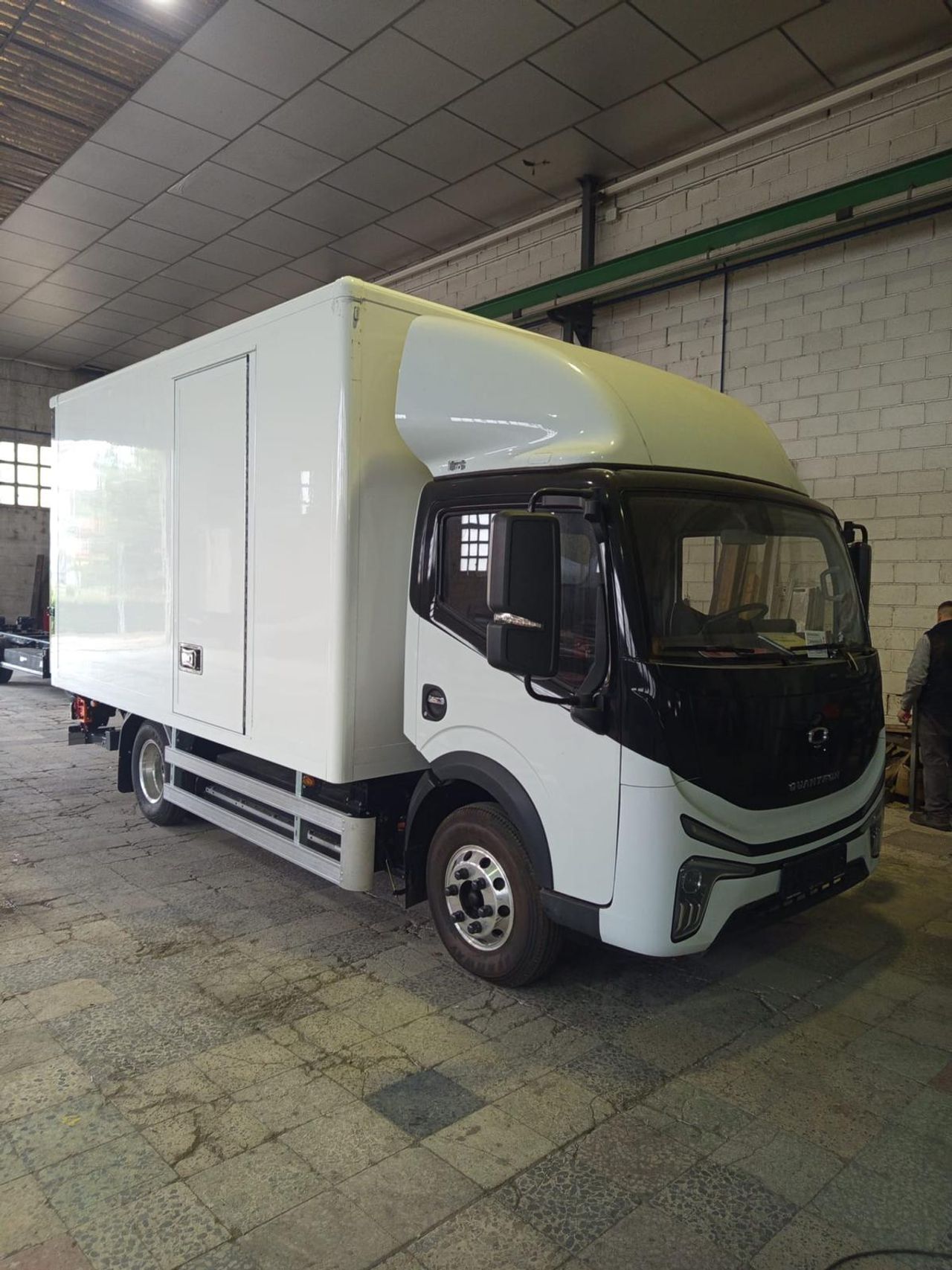 Dongfeng Box QUANTRON EV4 - foto 3