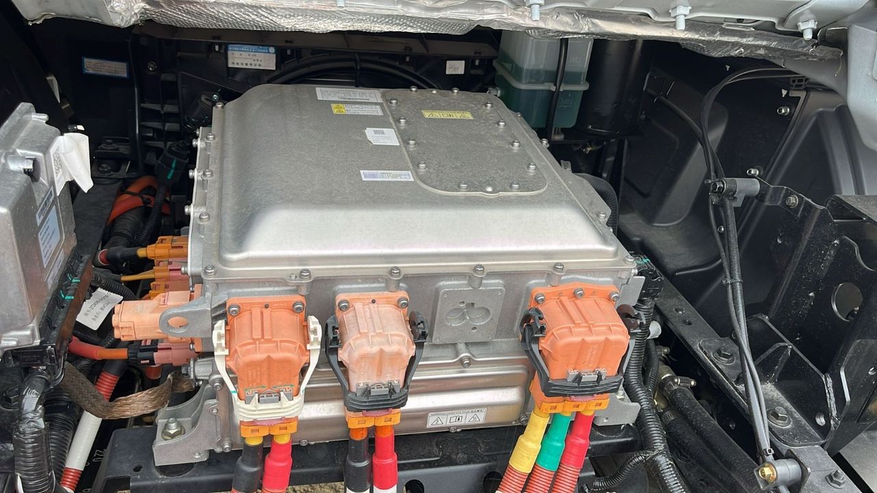 Dongfeng Box QUANTRON EV4 - foto 34