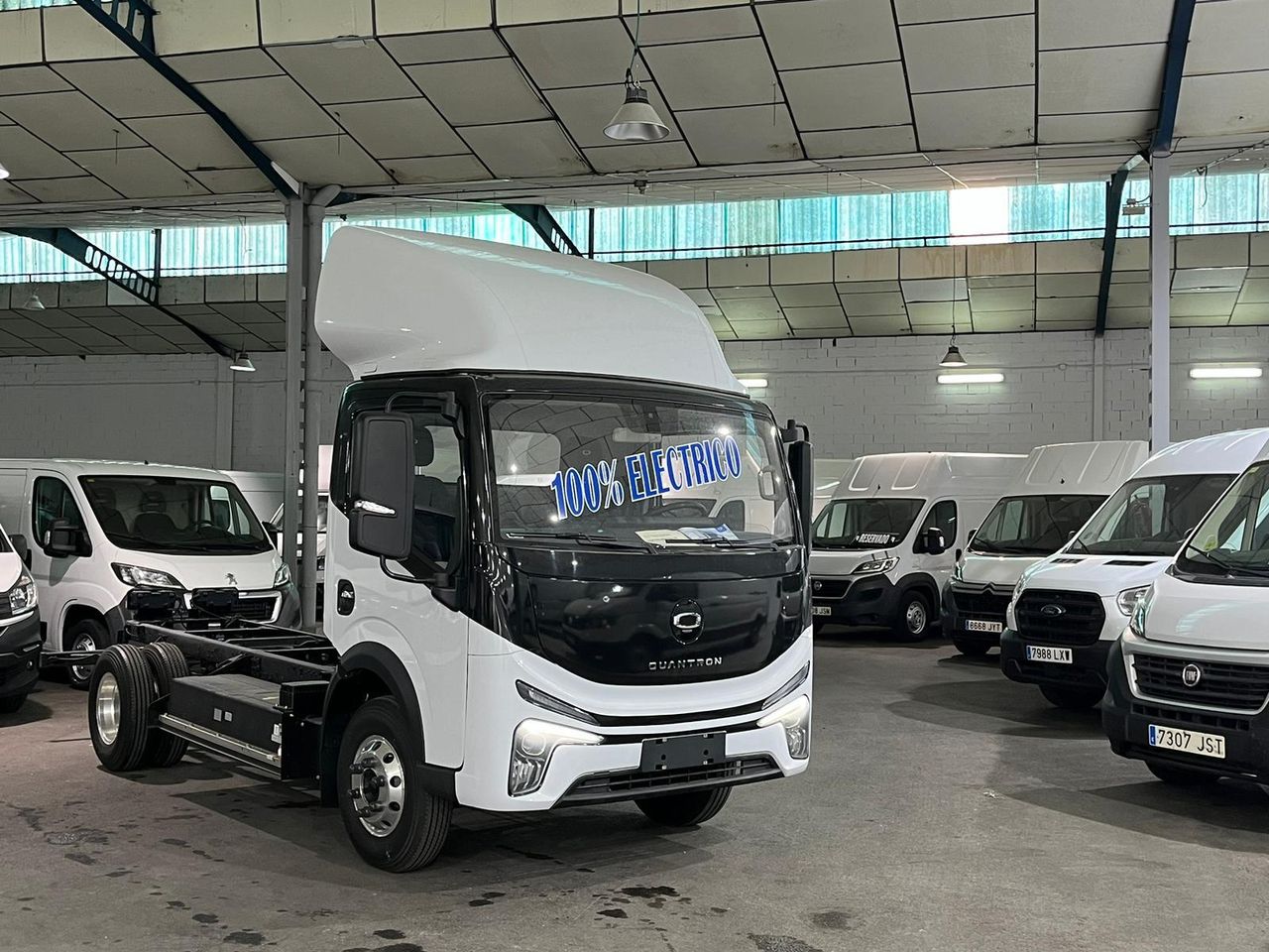 Dongfeng Box QUANTRON EV4 - foto 9