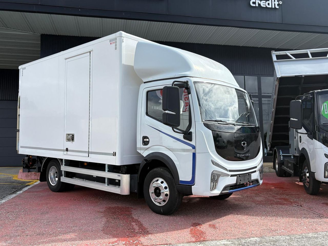 Dongfeng Box QUANTRON EV4 - foto 2