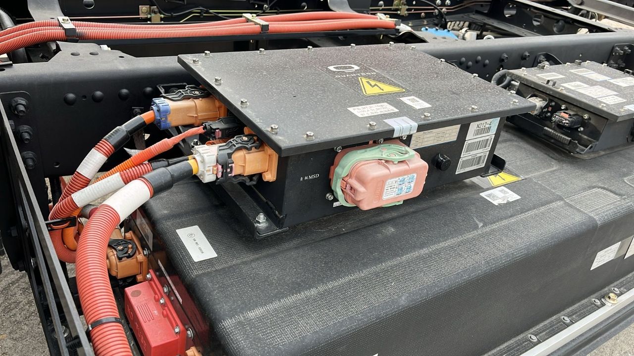 Dongfeng Box QUANTRON EV4 - foto 31