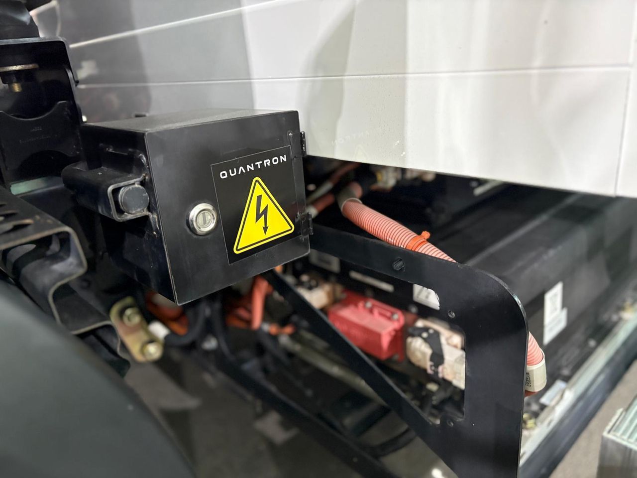 Dongfeng Box QUANTRON EV4 - foto 43