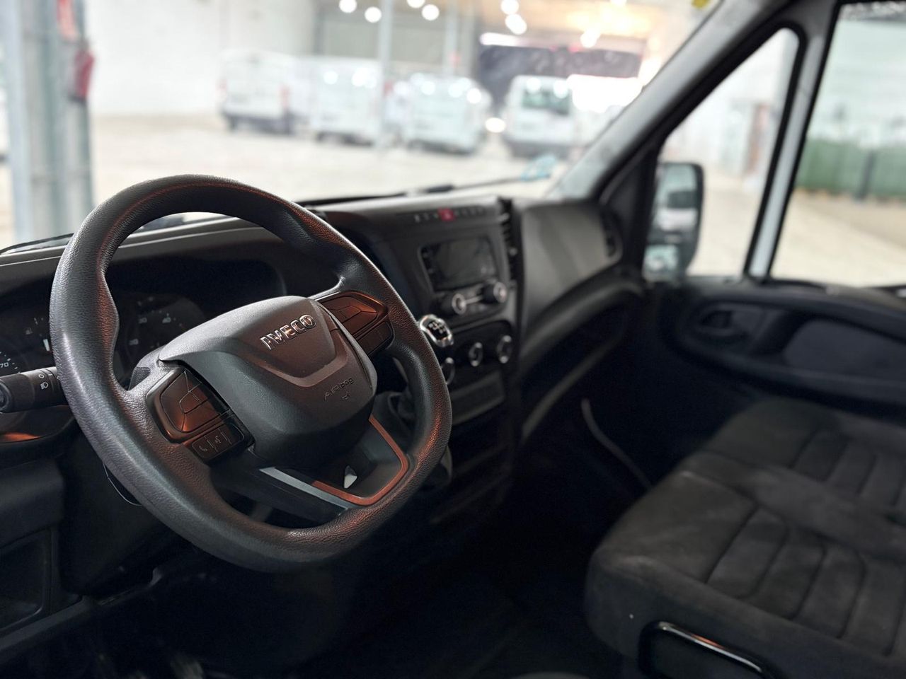 Iveco Daily 35S16	2.3 TD 35S 16 V 3520L/H2 12 M3 - foto 15