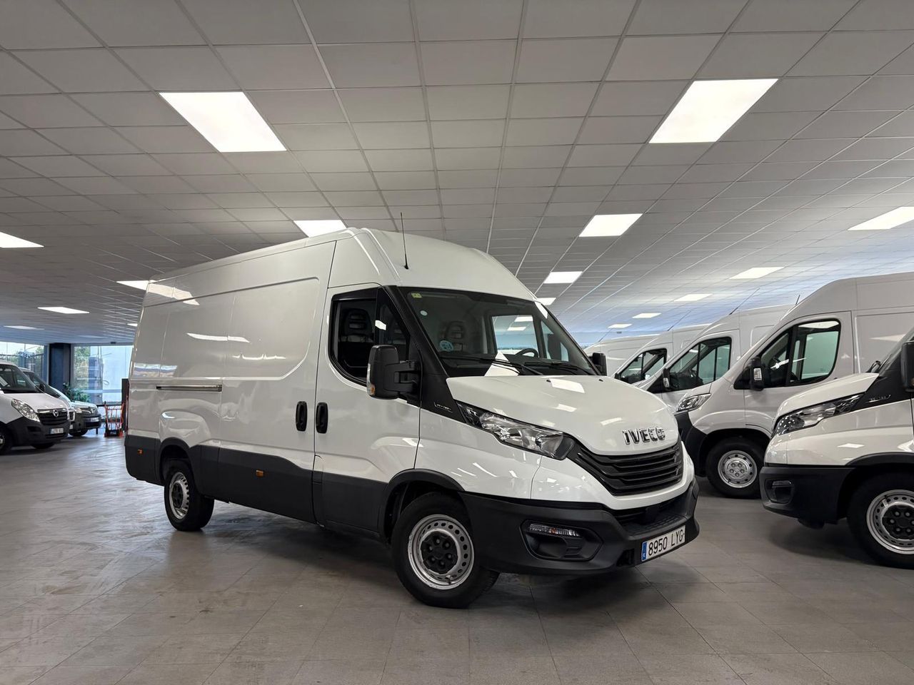 Iveco Daily 35S16	2.3 TD 35S 16 V 3520L/H2 12 M3 - foto 5