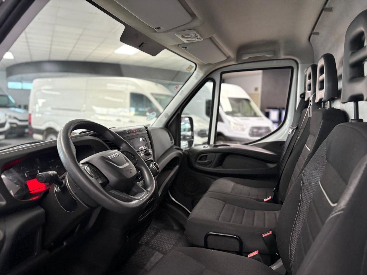 Iveco Daily 35S16	2.3 TD 35S 16 V 3520L/H2 12 M3 - foto 23