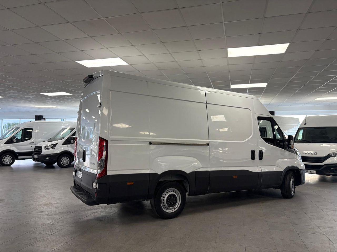 Iveco Daily 35S16	2.3 TD 35S 16 V 3520L/H2 12 M3 - foto 10