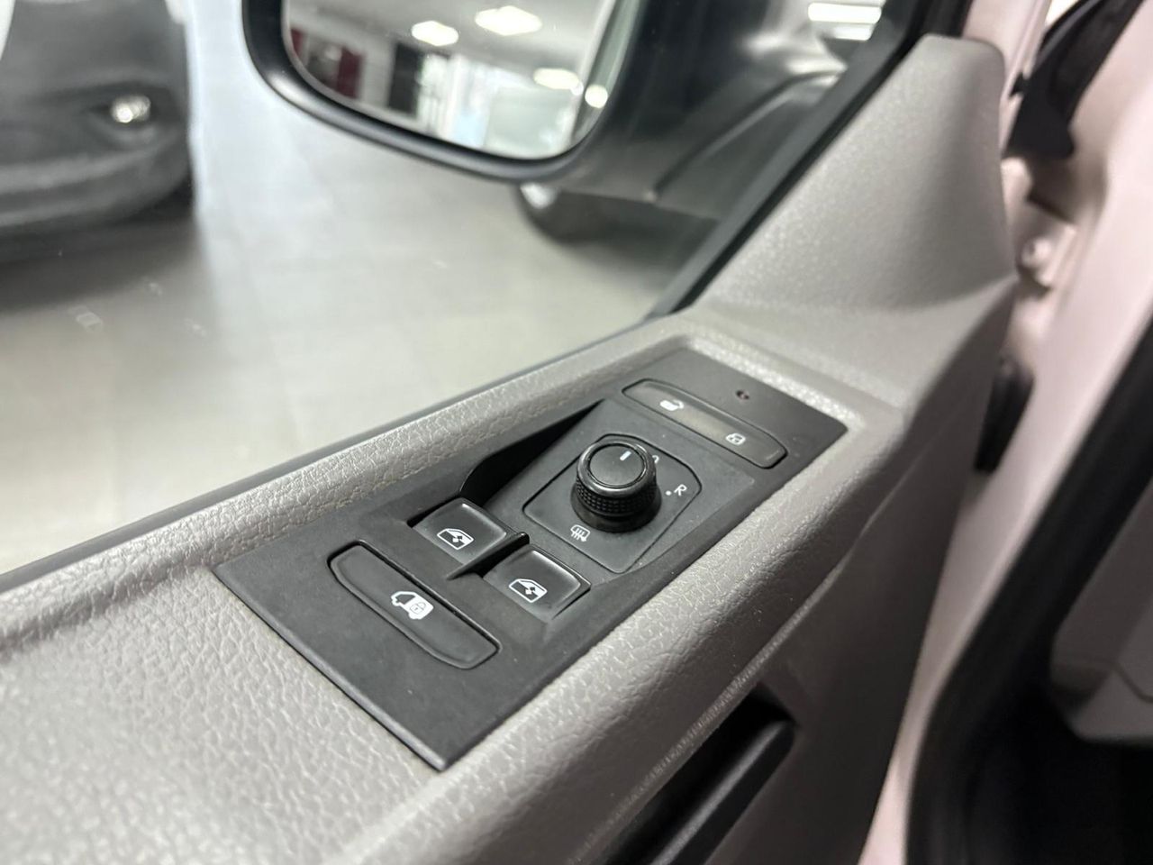 Volkswagen Transporter CORTO TN 2.0 TDI 81KW (110CV) - foto 24