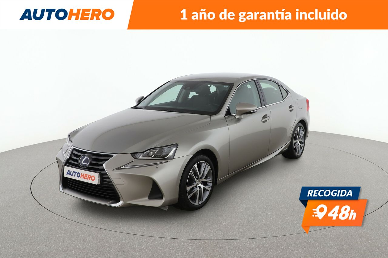 Foto lexus is 2017 /