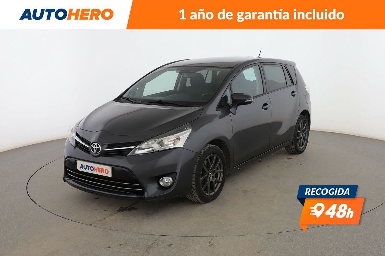 Foto toyota verso 2015 /