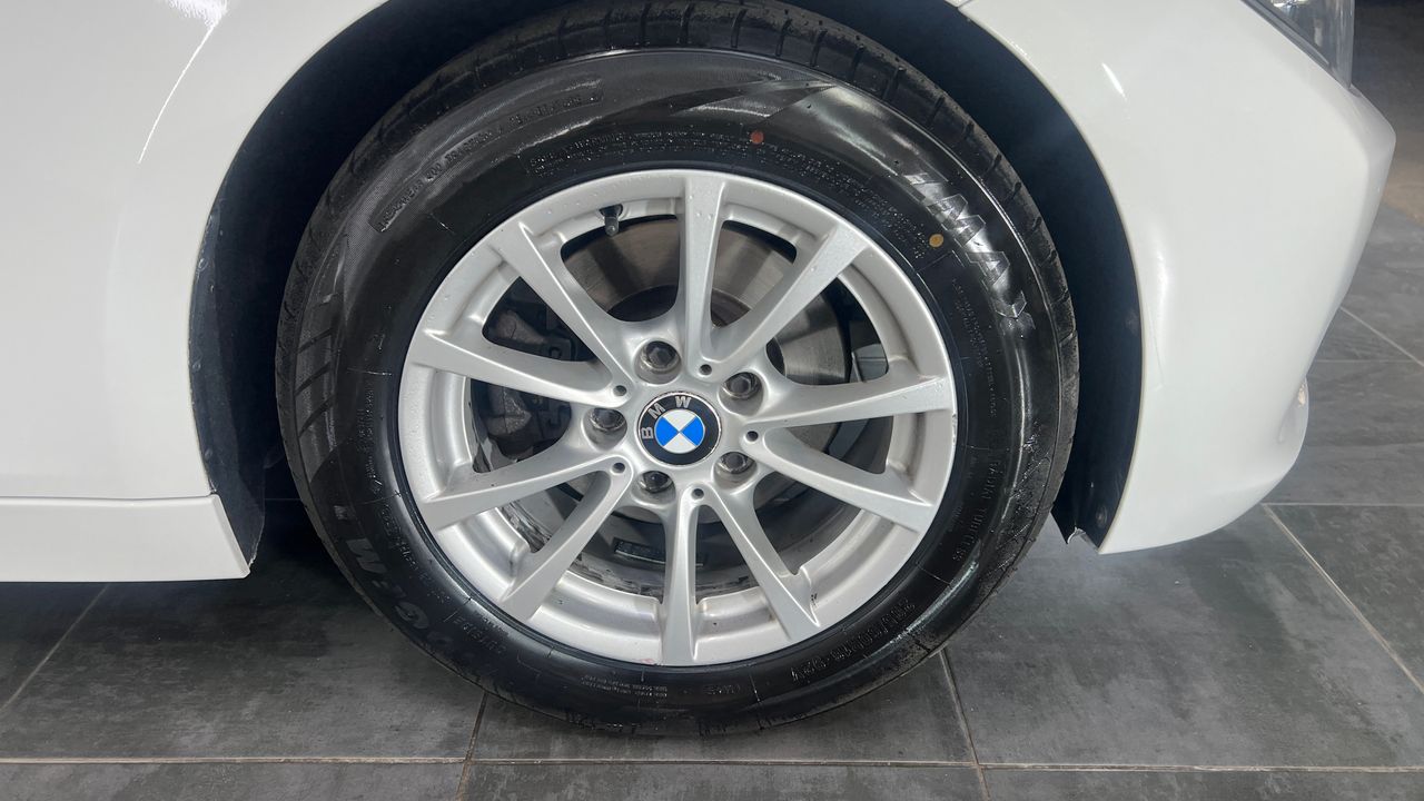 BMW Serie 3 316d Touring - Foto 2