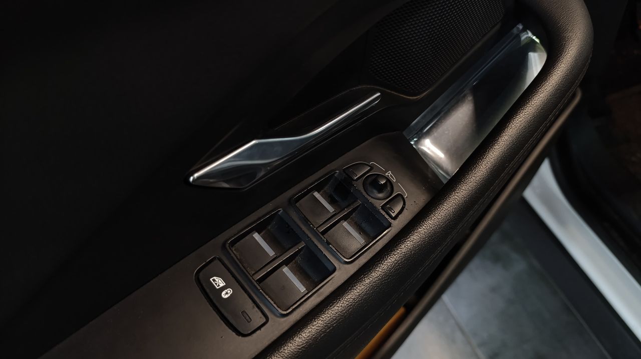 Jaguar E-Pace 2.0D 110kW R-Dynamic Nacional 77.000Km - Foto 2 