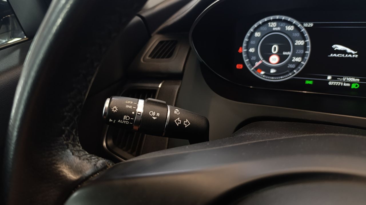 Jaguar E-Pace 2.0D 110kW R-Dynamic Nacional 77.000Km - Foto 2 