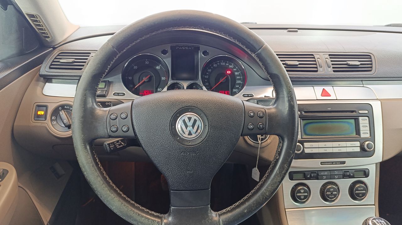 Volkswagen Passat Variant 2.0 TDI 140cv Advance Único Propietario - Foto 2 