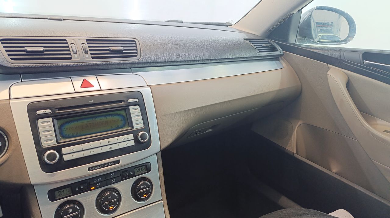 Volkswagen Passat Variant 2.0 TDI 140cv Advance Único Propietario - Foto 2 