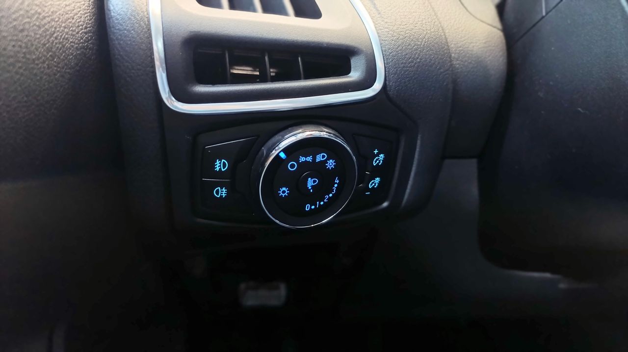 Ford Focus 1.0 Ecoboost Auto-Start-Stop 125cv Sport 132.000KM - Foto 2 