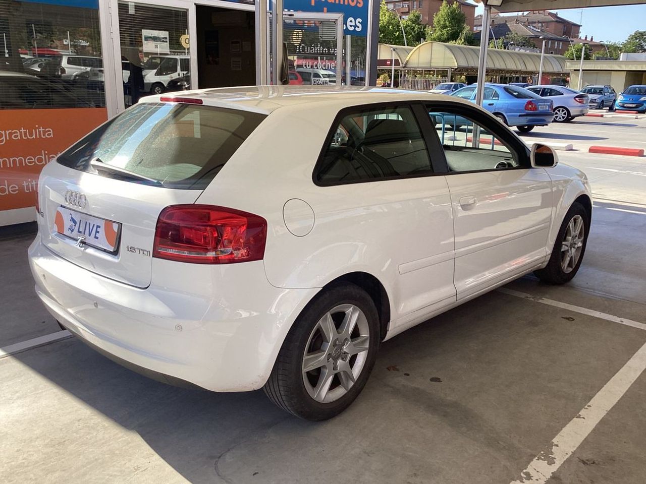 Audi A3 1.6 TDI 105cv Attraction 213000 - Foto 2 