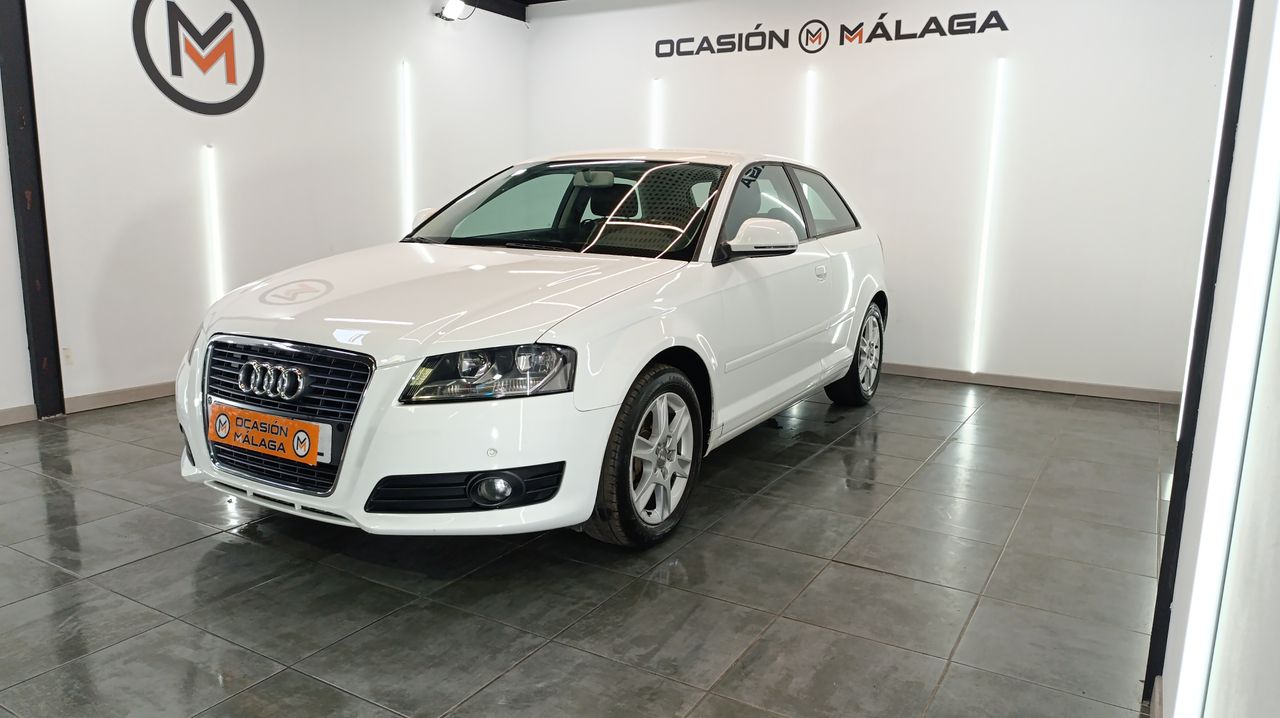 Audi A3 1.6 TDI 105cv Attraction 213000 - Foto 2 