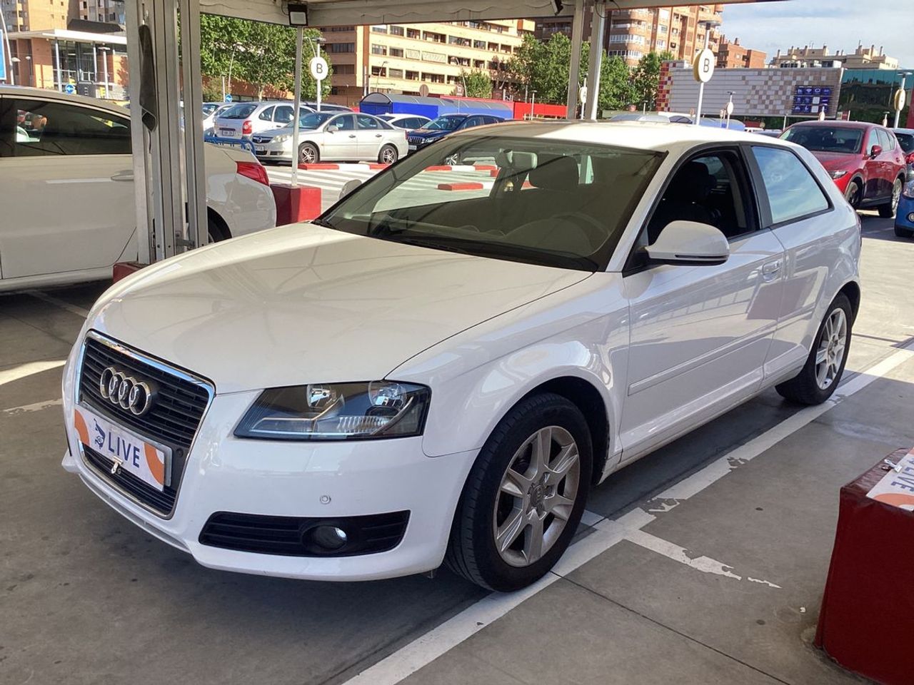 Audi A3 1.6 TDI 105cv Attraction 213000 - Foto 2 
