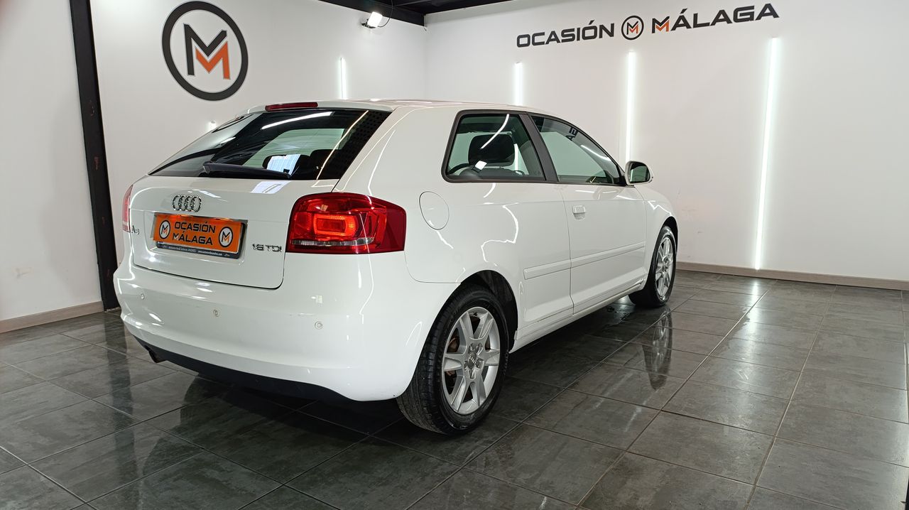 Audi A3 1.6 TDI 105cv Attraction 213000 - Foto 2 