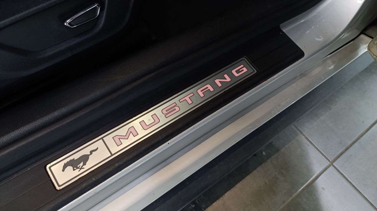 Ford Mustang 2.3 EcoBoost 231kW Mustang Aut. (Conv.) 120.000Km - Foto 2 