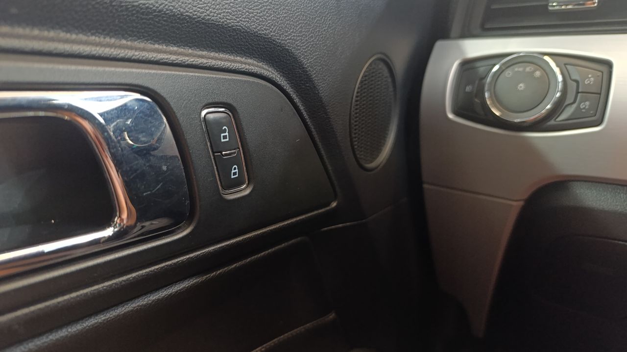 Ford Mustang 2.3 EcoBoost 231kW Mustang Aut. (Conv.) 120.000Km - Foto 2 