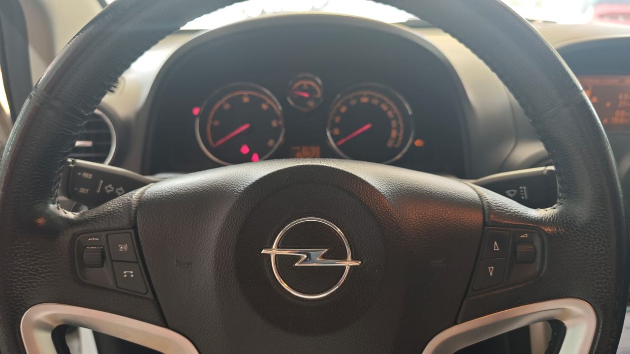 Opel Antara 2.2 CDTI 163 CV Start&Stop Selective 4X2 84.000 - Foto 2 