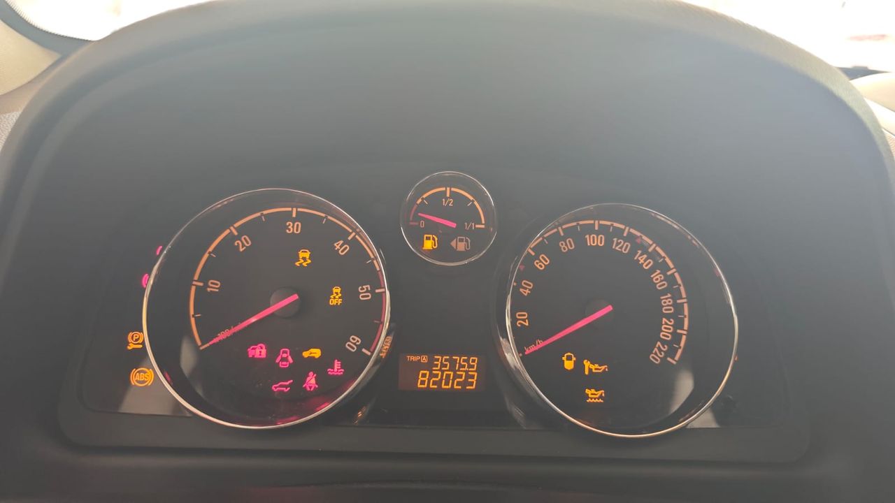 Opel Antara 2.2 CDTI 163 CV Start&Stop Selective 4X2 84.000 - Foto 2 