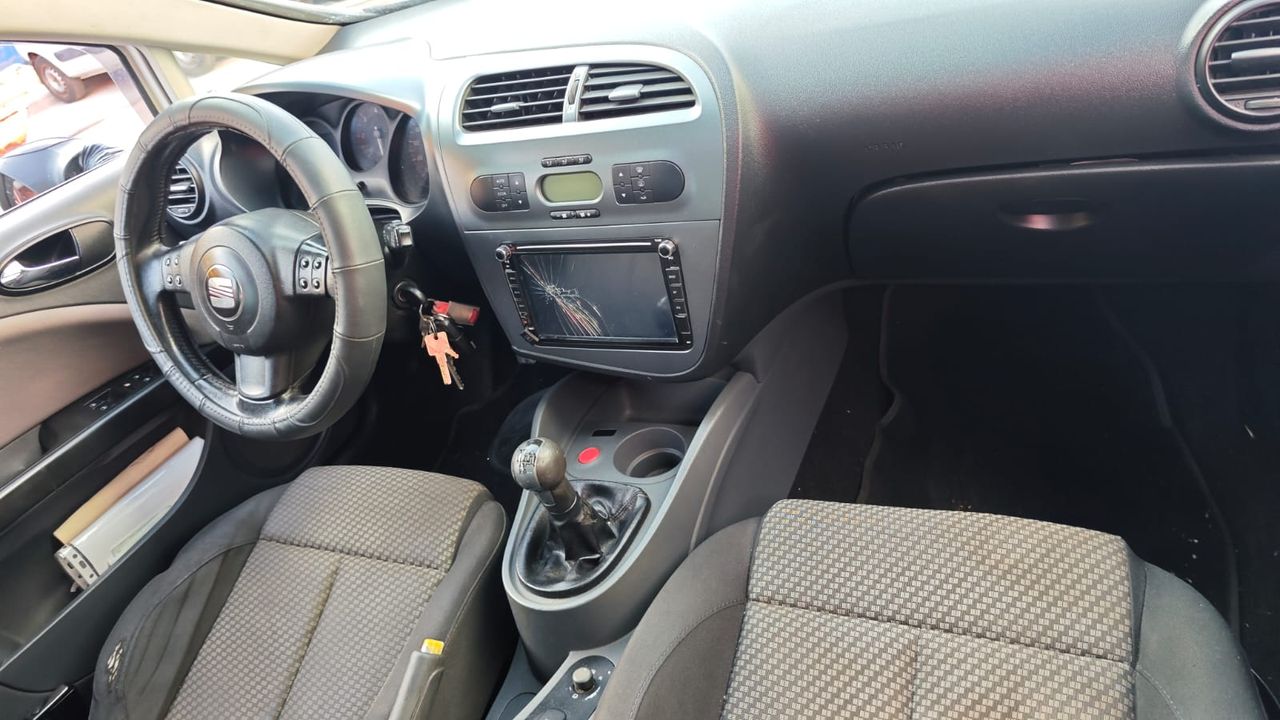 Seat Leon 1.9 TDI 105cv Sport Limited Look FR + Techo - 175.000Km - Foto 2 