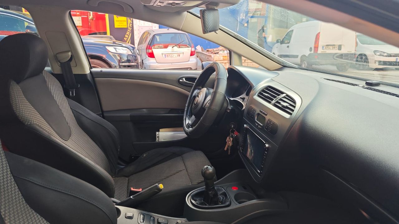 Seat Leon 1.9 TDI 105cv Sport Limited Look FR + Techo - 175.000Km - Foto 2 