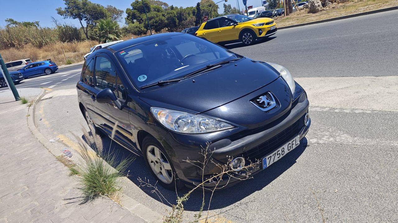 Peugeot 207 Confort 1.4 VTi 16v 95 Techo Solar - 121.000Km - Foto 2 