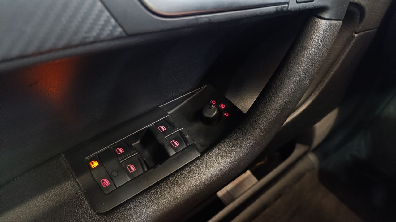 Audi A3 Sportback 1.6 TDI 105cv Attraction Nacional 192.000Km  - Foto 2 