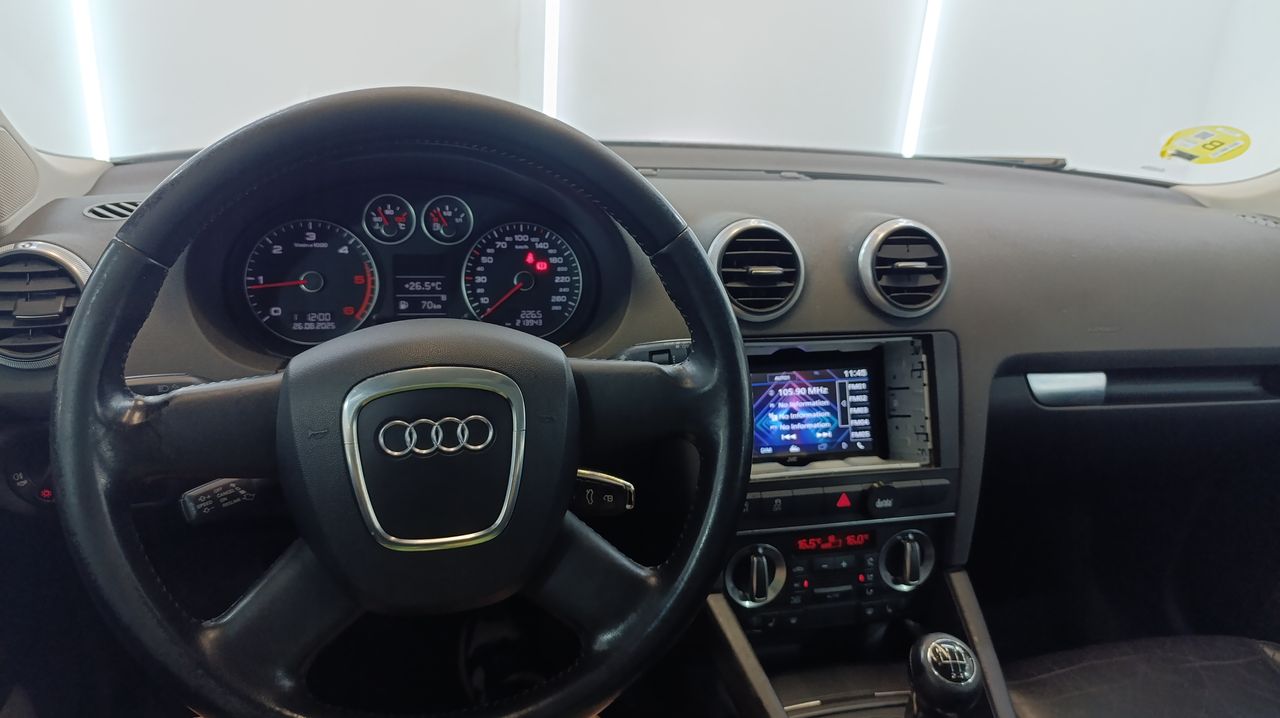 Audi A3 Sportback 1.6 TDI 105cv Attraction Nacional 192.000Km  - Foto 2 