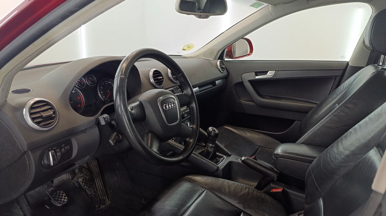 Audi A3 Sportback 1.6 TDI 105cv Attraction Nacional 192.000Km  - Foto 2 