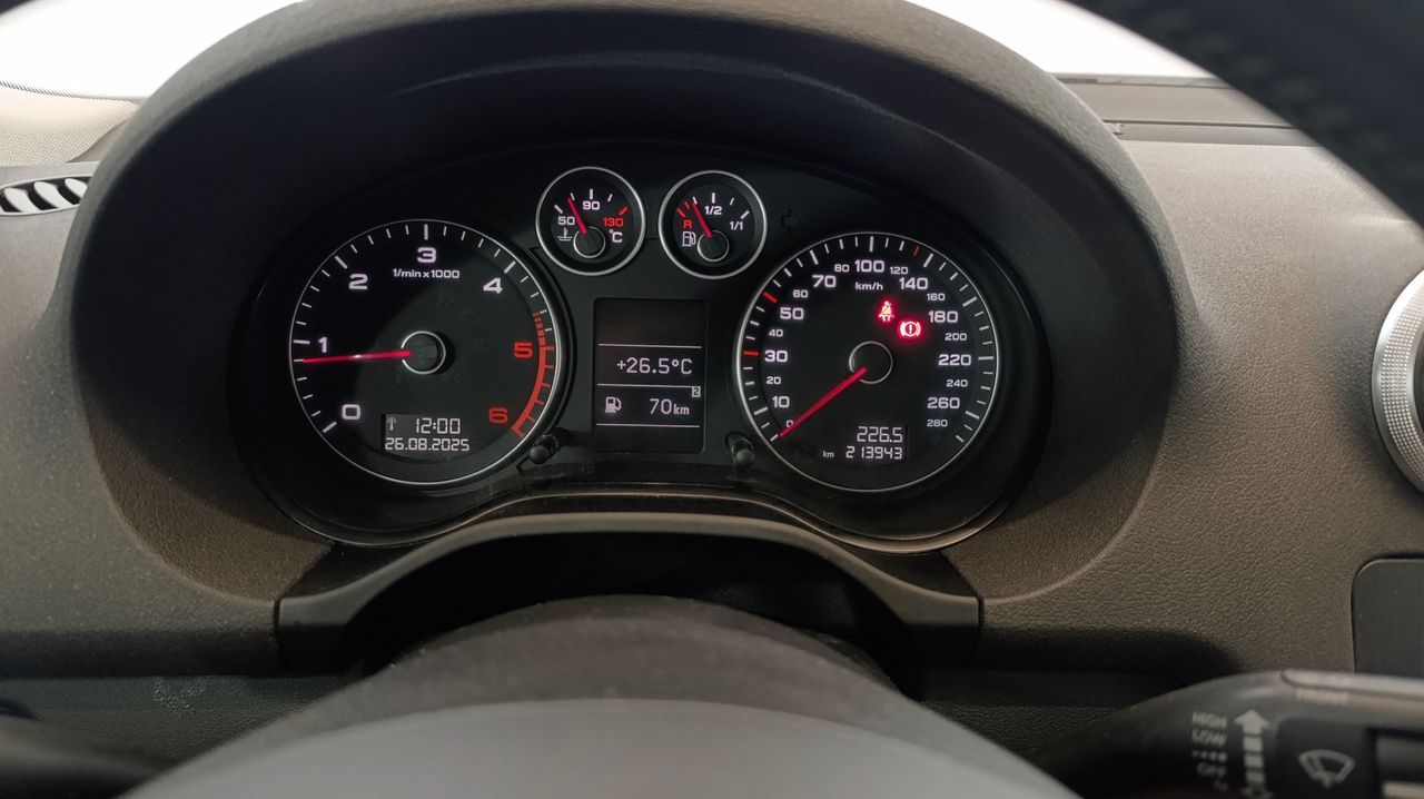 Audi A3 Sportback 1.6 TDI 105cv Attraction Nacional 192.000Km  - Foto 2 