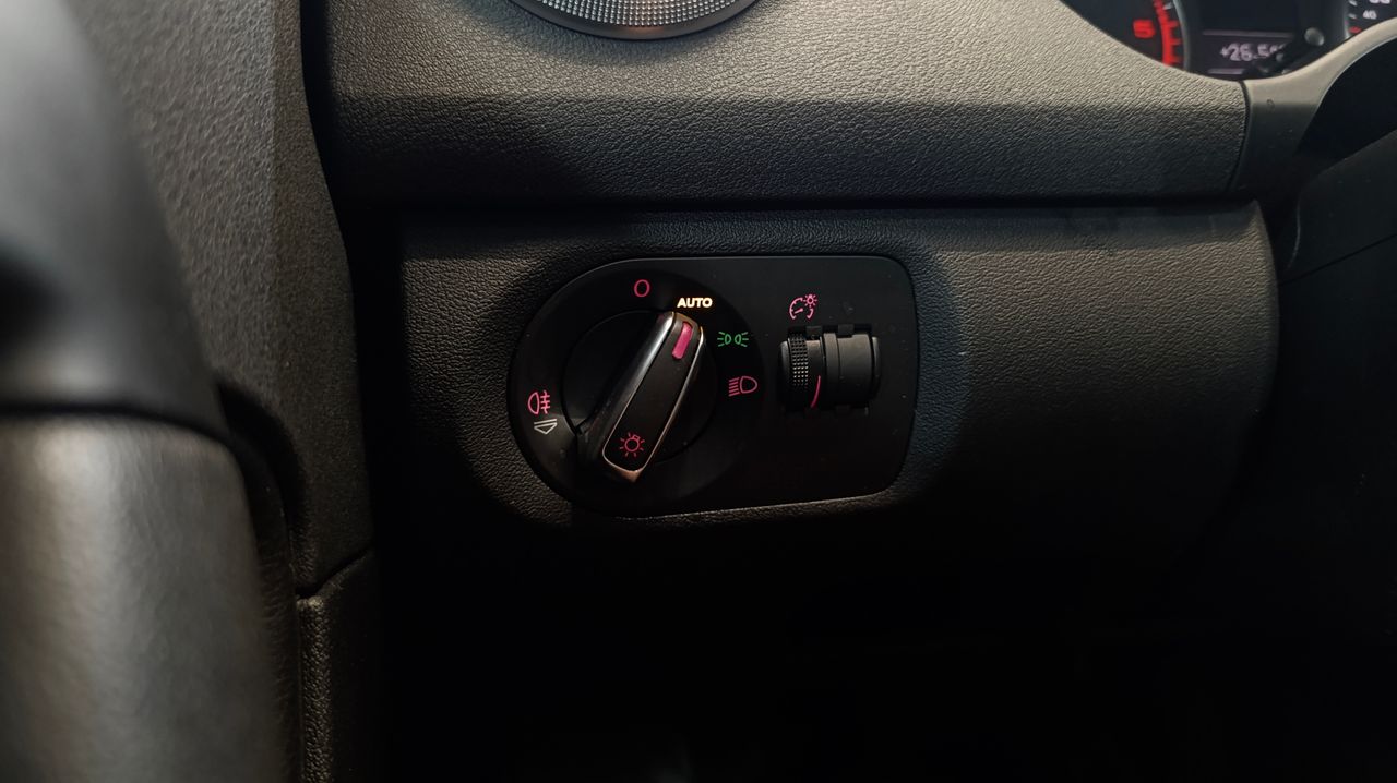 Audi A3 Sportback 1.6 TDI 105cv Attraction Nacional 192.000Km  - Foto 2 