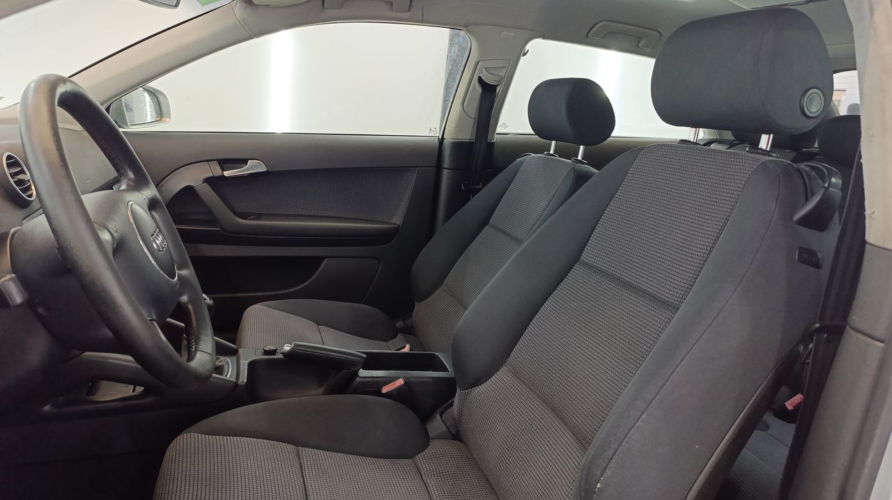 Audi A3 1.6 FSI Attraction 214.000Km Escape homologado - Foto 2 