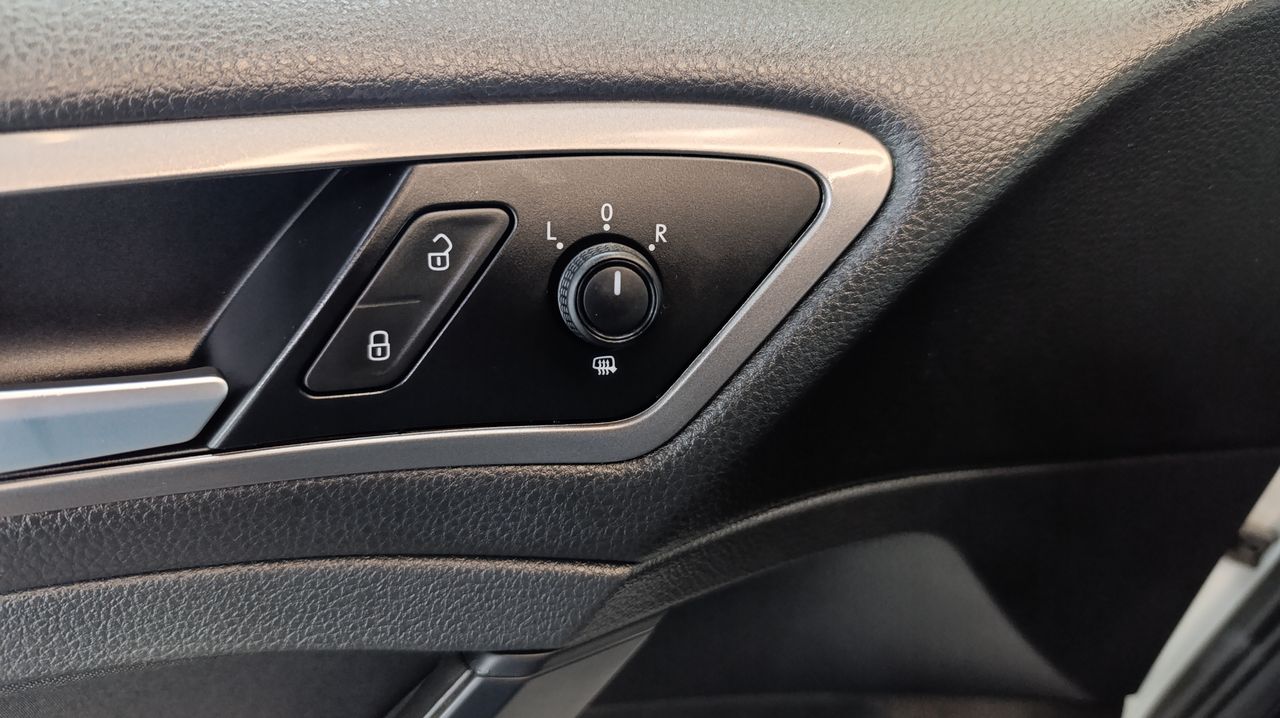 Volkswagen Golf Edition 1.2 TSI 105cv BMT Nacional +LIBRO - 199.000Km - Foto 2 