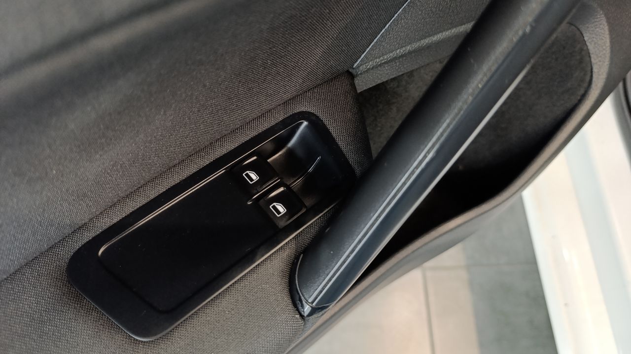 Volkswagen Golf Edition 1.2 TSI 105cv BMT Nacional +LIBRO - 199.000Km - Foto 2 