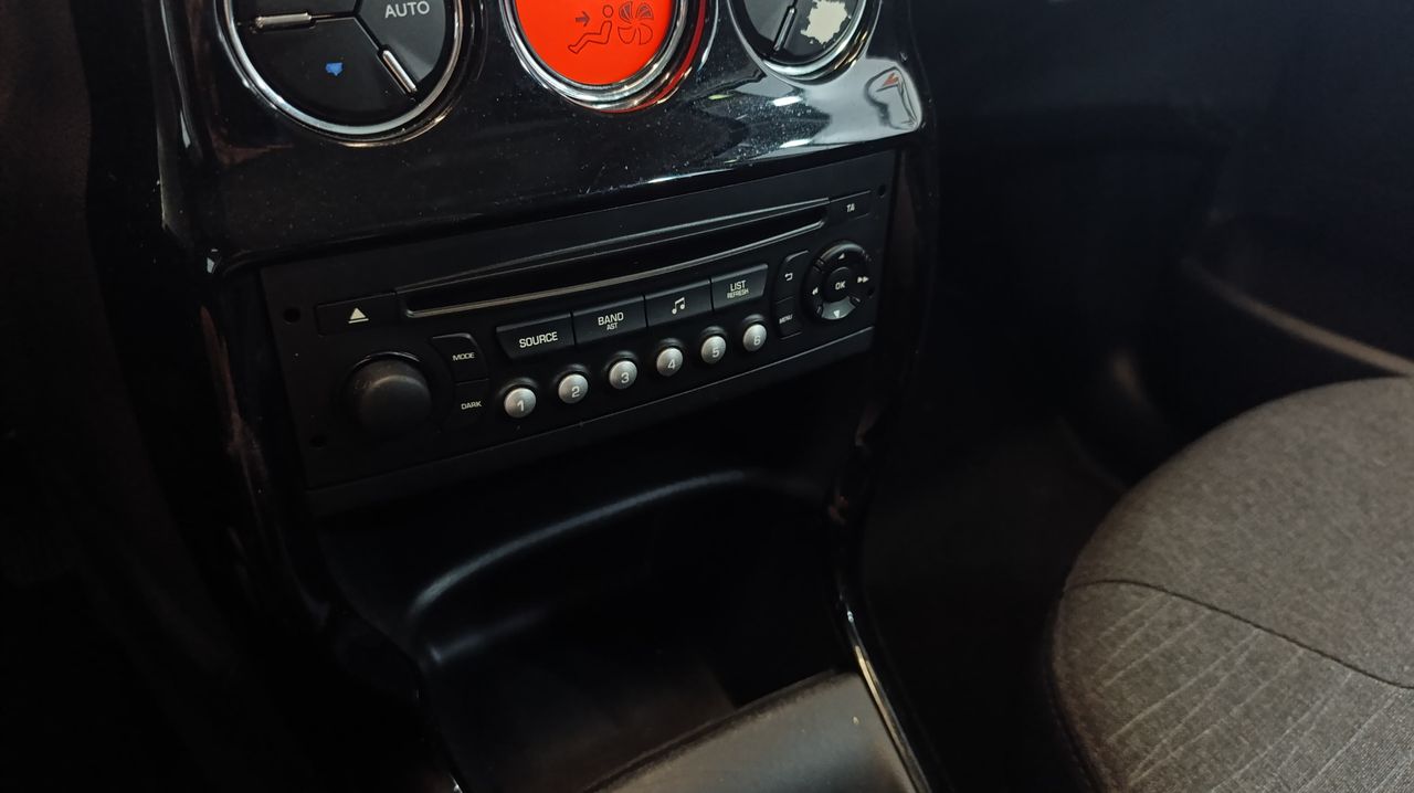Citroën C3 Puretech 68cv Attraction ÚNICO DUEÑO - 151.000km - Foto 2 