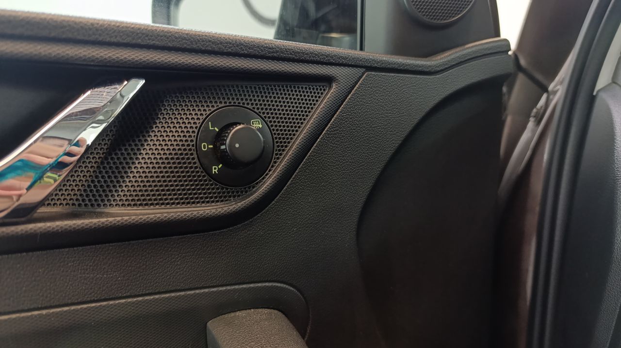 Skoda Rapid 1.4 TDI CR 66KW (90cv) Style DSG Nacional - 146000Km - Foto 2 