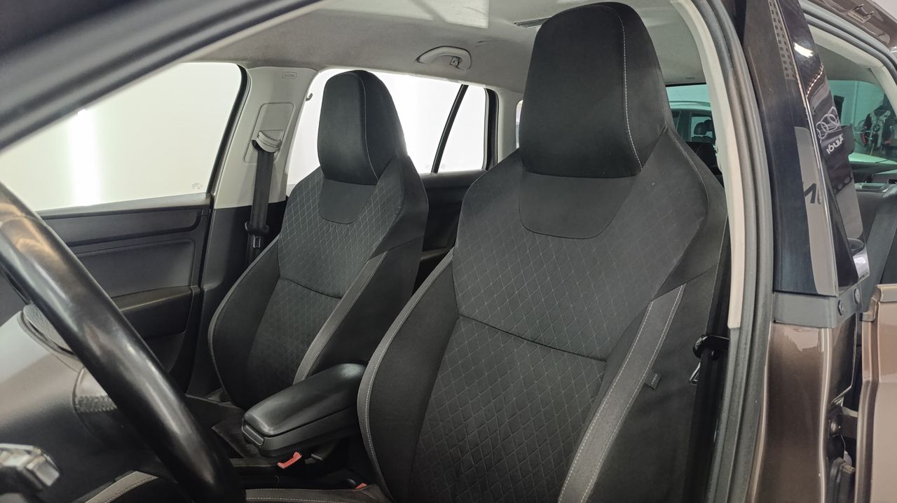 Skoda Rapid 1.4 TDI CR 66KW (90cv) Style DSG Nacional - 146000Km - Foto 2 