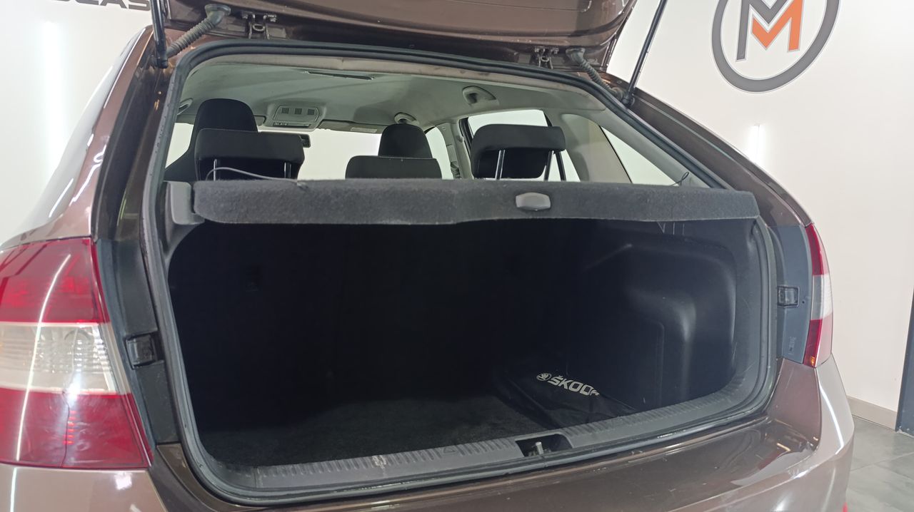 Skoda Rapid 1.4 TDI CR 66KW (90cv) Style DSG Nacional - 146000Km - Foto 2 